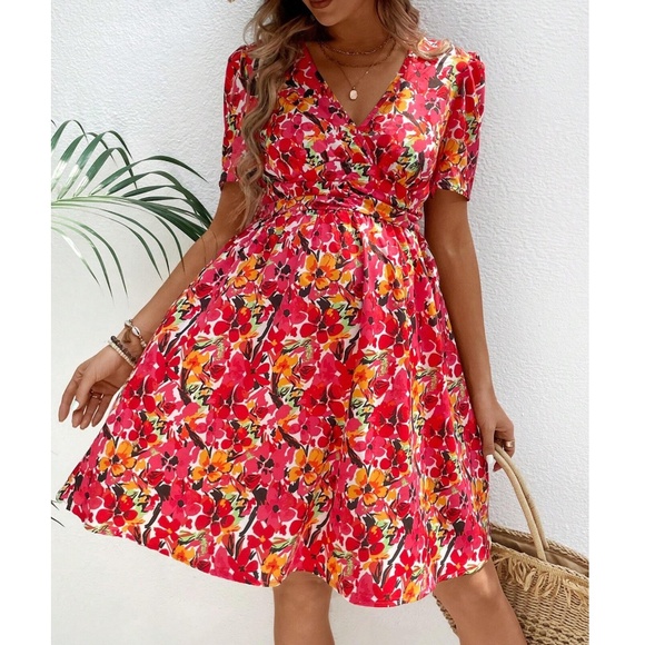 Maternity Floral Print V neck Puff Sleeve Dress - Picture 2 of 3